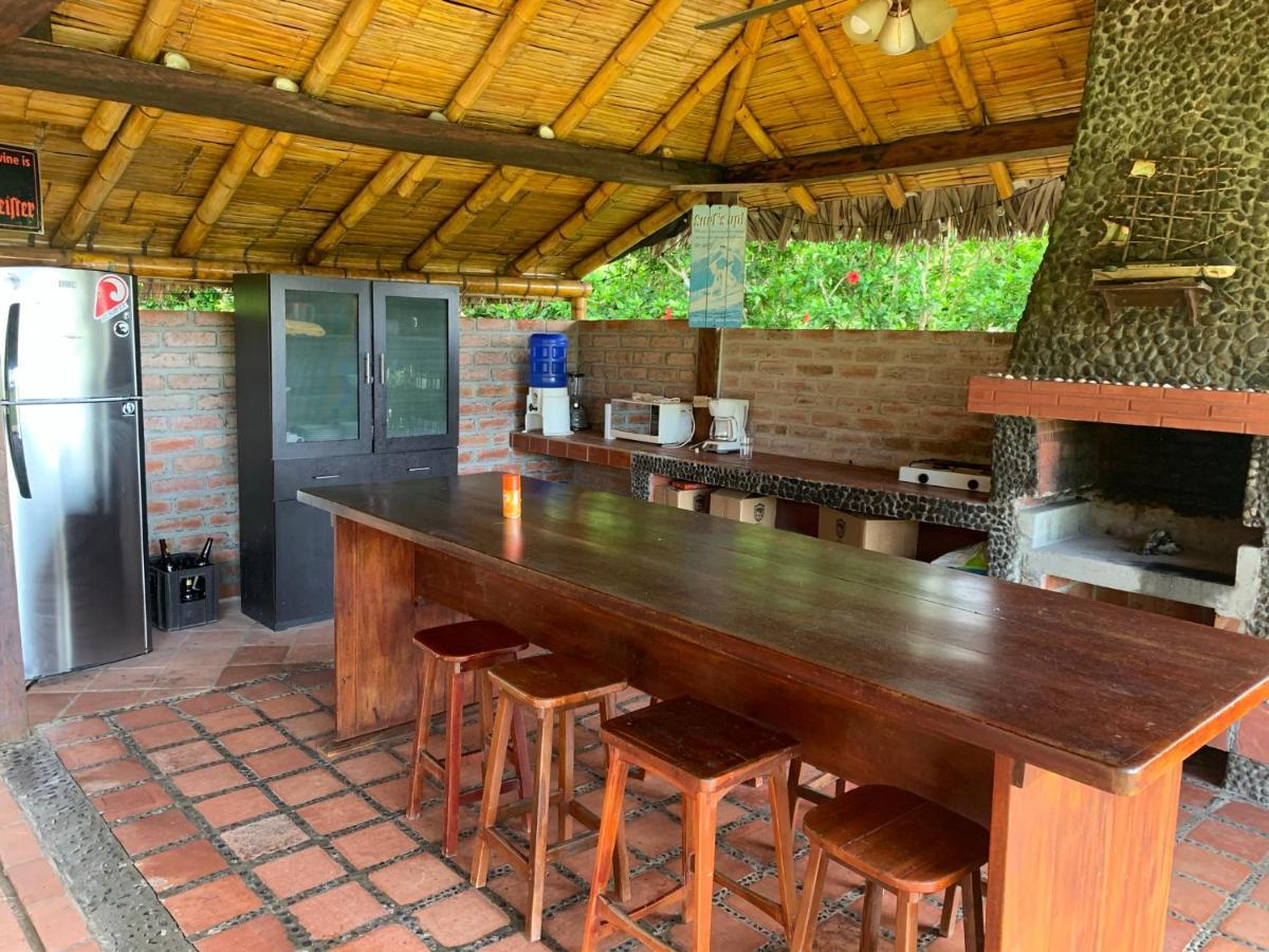 Casa Roja Hostel Montañita Eksteriør billede