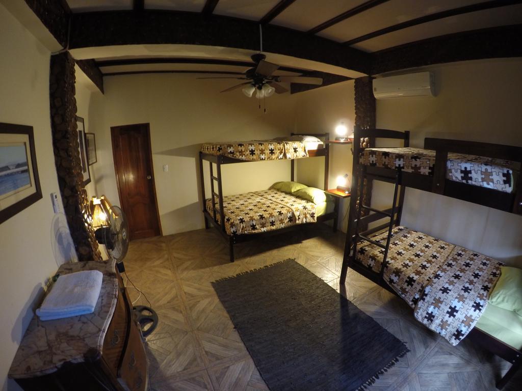 Casa Roja Hostel Montañita Eksteriør billede
