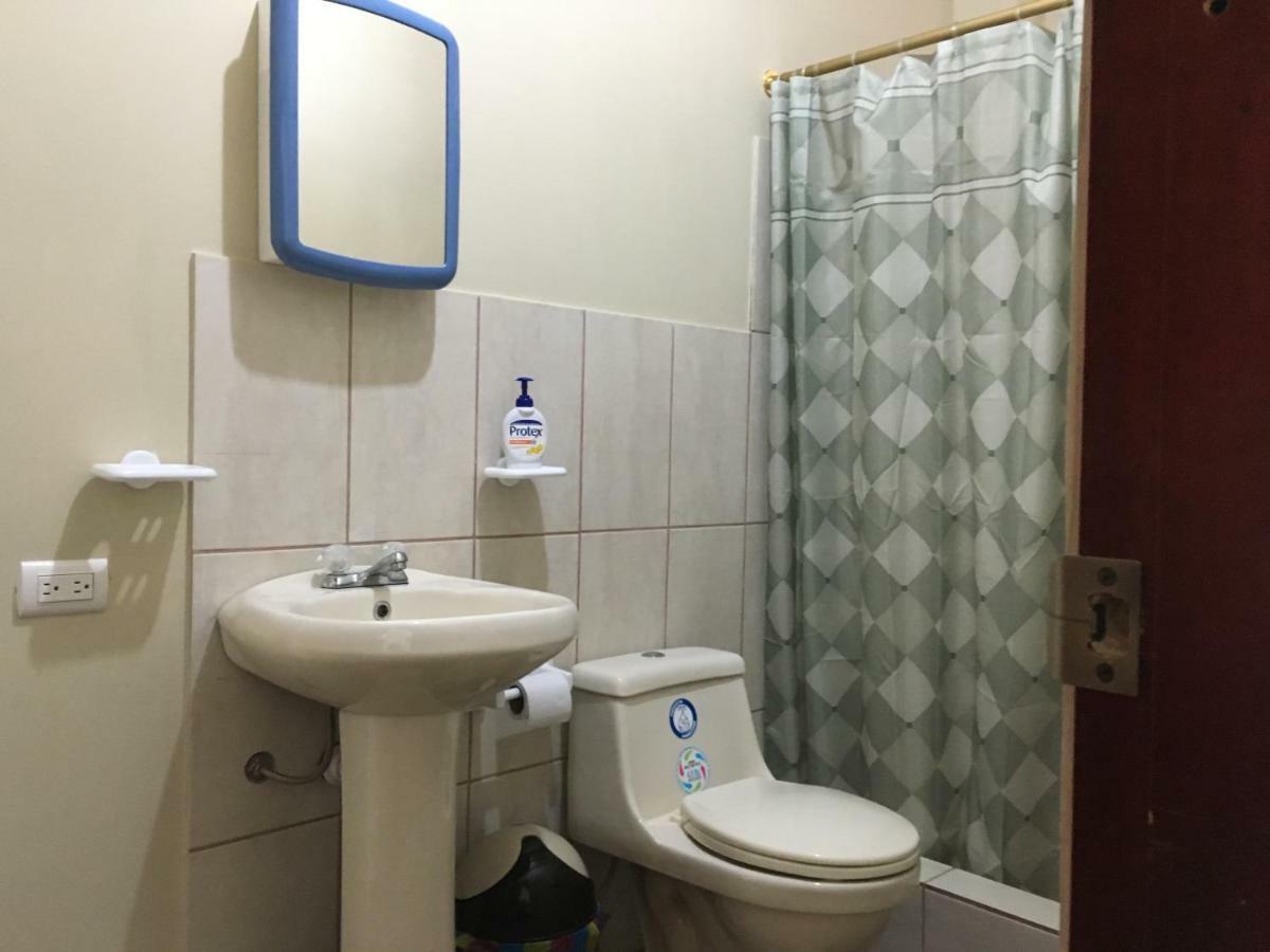 Casa Roja Hostel Montañita Eksteriør billede